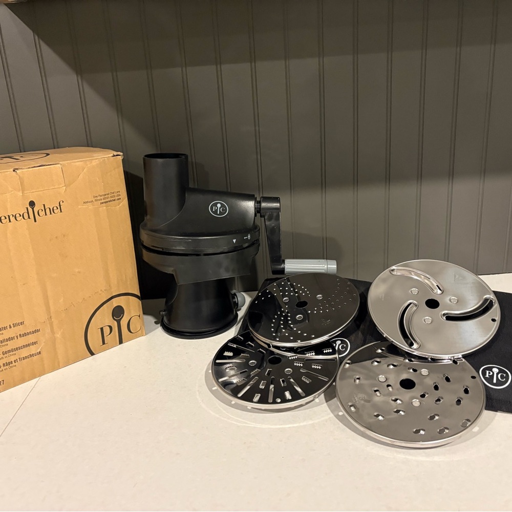 Pampered Chef 4 in 1 Manual Food Processor
